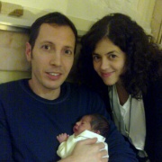 Prima foto di famiglia, scattata in ospedale Mangiagalli dalla Toni